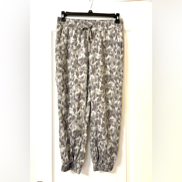 Cloth & Stone Anthropologie Sz Small Gray white Camo jogger pockets pull on - Picture 2 of 13